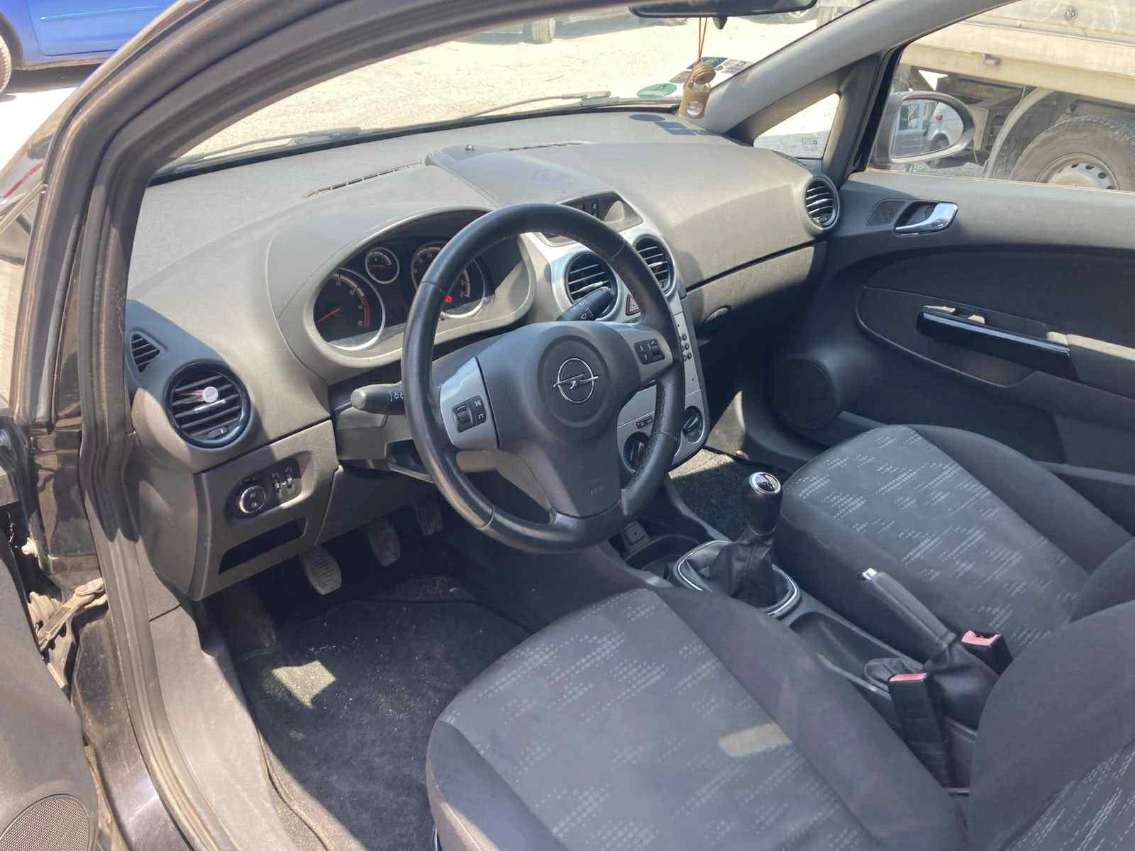 Opel Corsa 1, 2 A12XEL - изображение 10