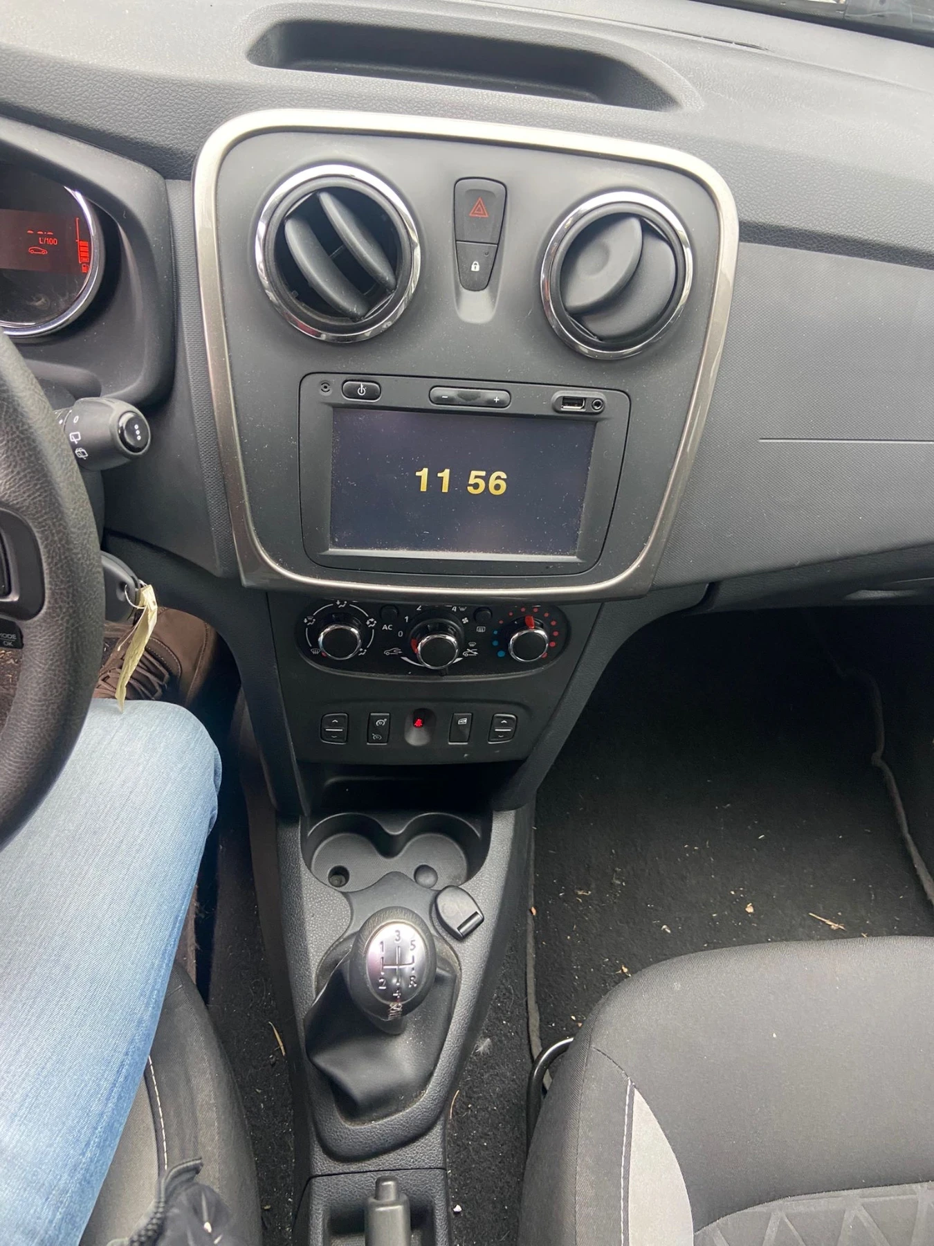 Dacia Sandero 67000км!!!Stepwey, НАВИГАЦИЯ - изображение 6