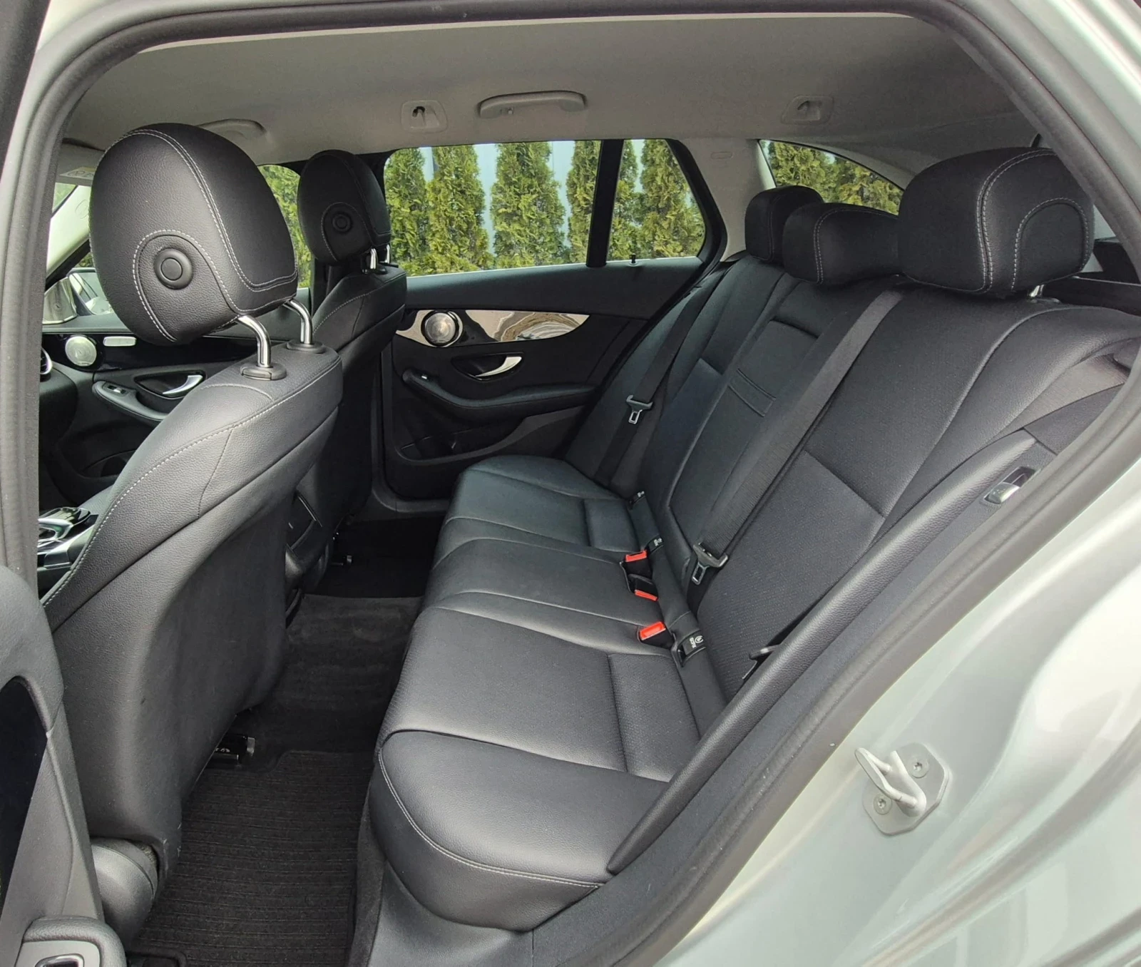 Mercedes-Benz C 220, снимка 11 - Автомобили и джипове - 53911160