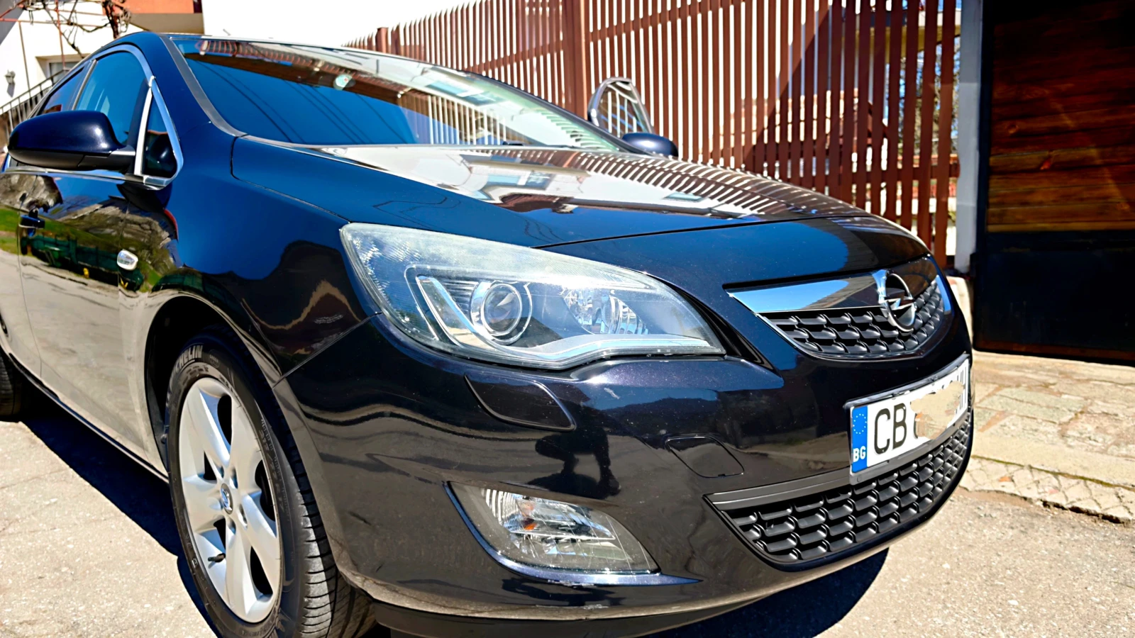 Opel Astra 1.6 Turbo, снимка 2 - Автомобили и джипове - 54139794