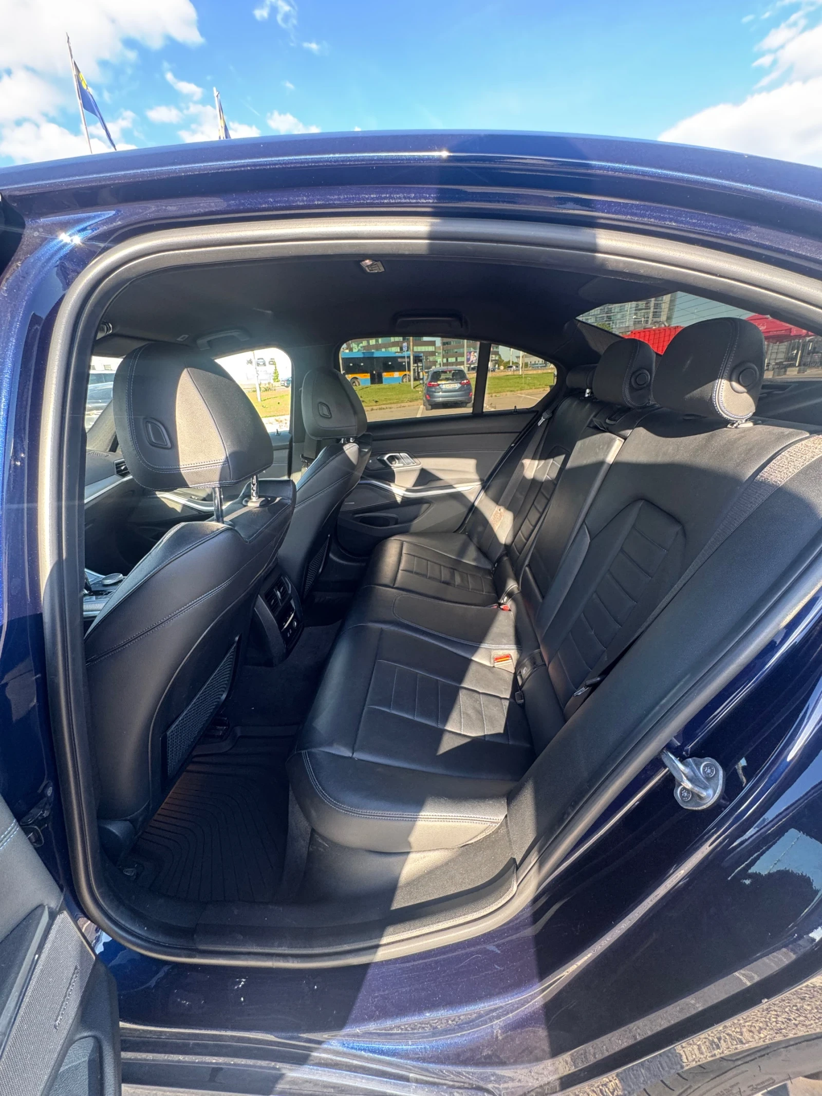 BMW 330 xDrive M-pack от България, снимка 7 - Автомобили и джипове - 54714879