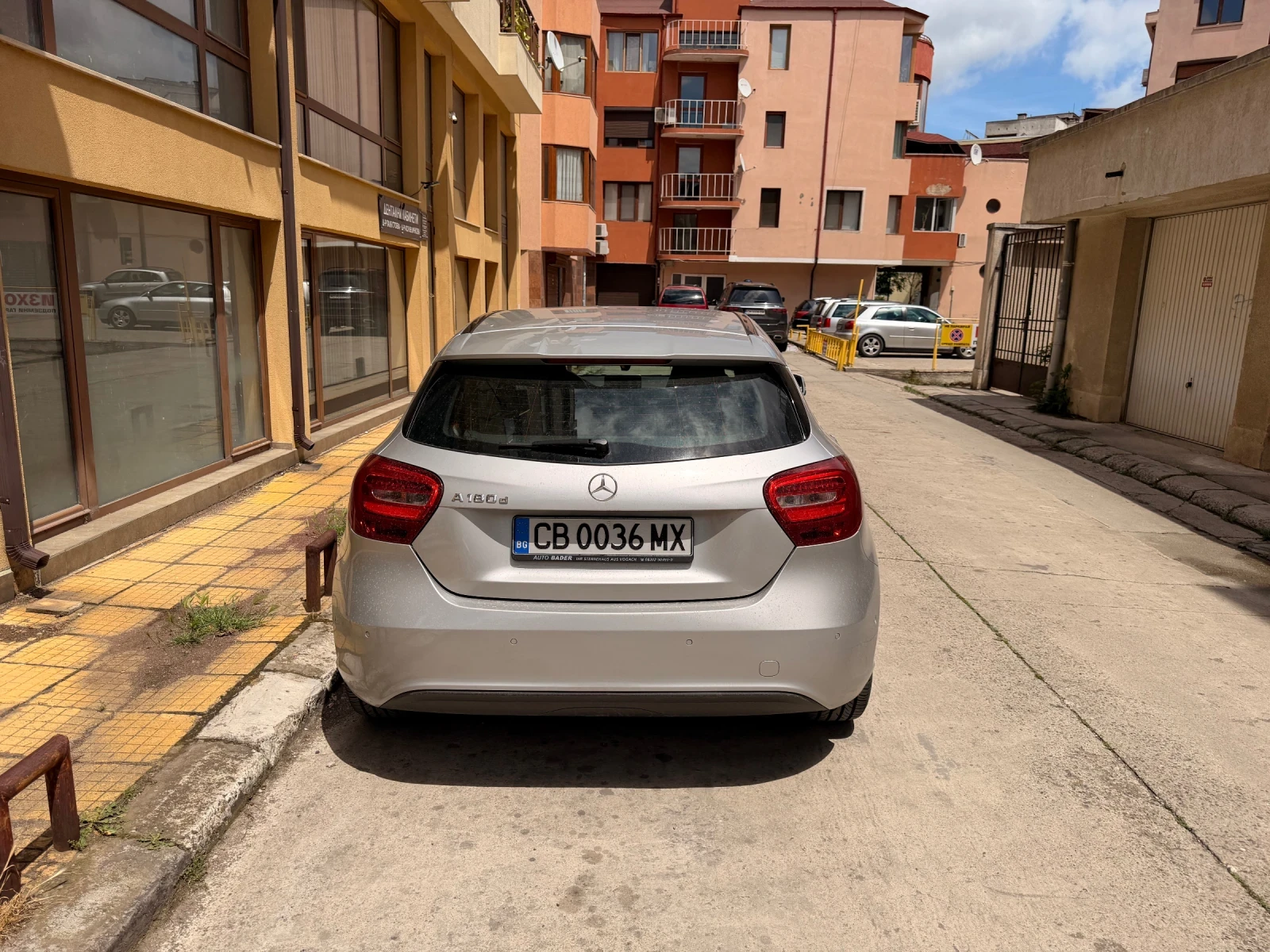 Mercedes-Benz A 180 77700 км, снимка 4 - Автомобили и джипове - 54773310