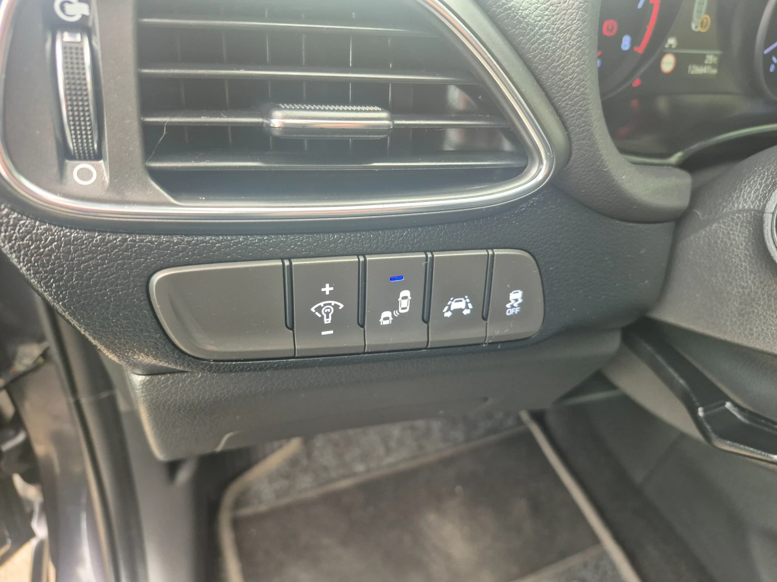 Hyundai I30 !!!1.4i !!! Avtomat !!! Full!!!, снимка 17 - Автомобили и джипове - 54815213
