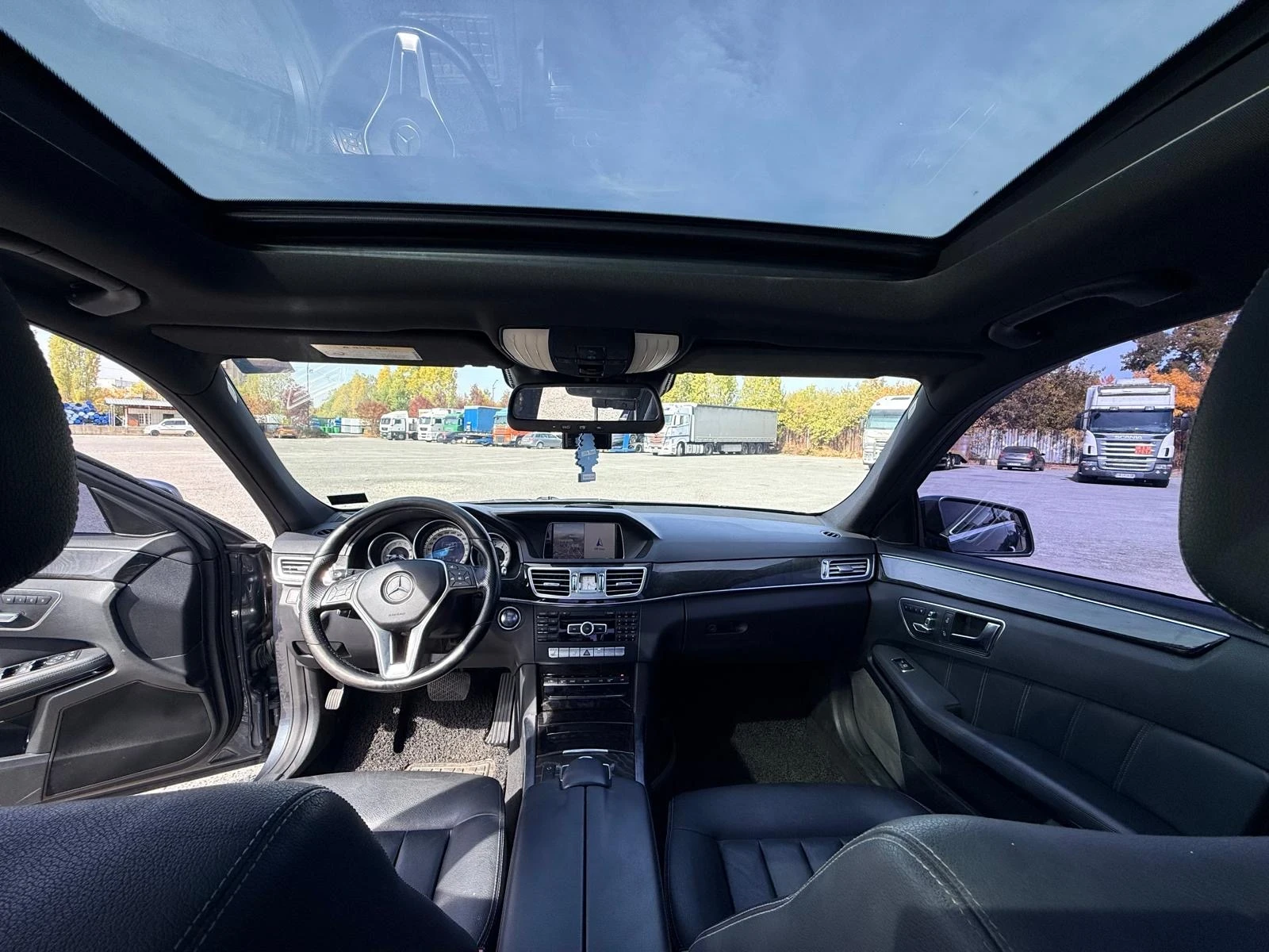 Mercedes-Benz E 300 Panoramic , снимка 15 - Автомобили и джипове - 56289010