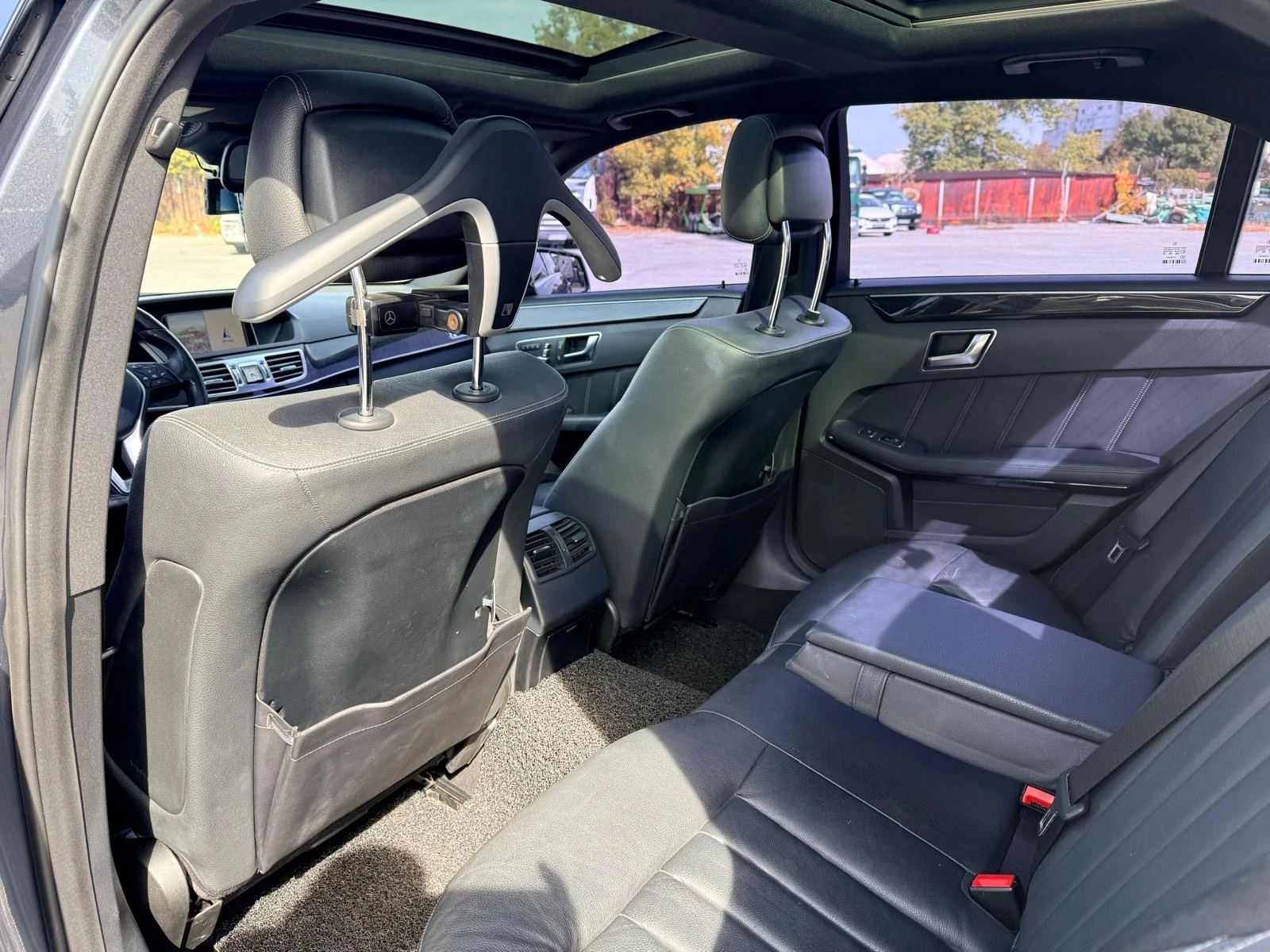 Mercedes-Benz E 300 Panoramic , снимка 8 - Автомобили и джипове - 56289010