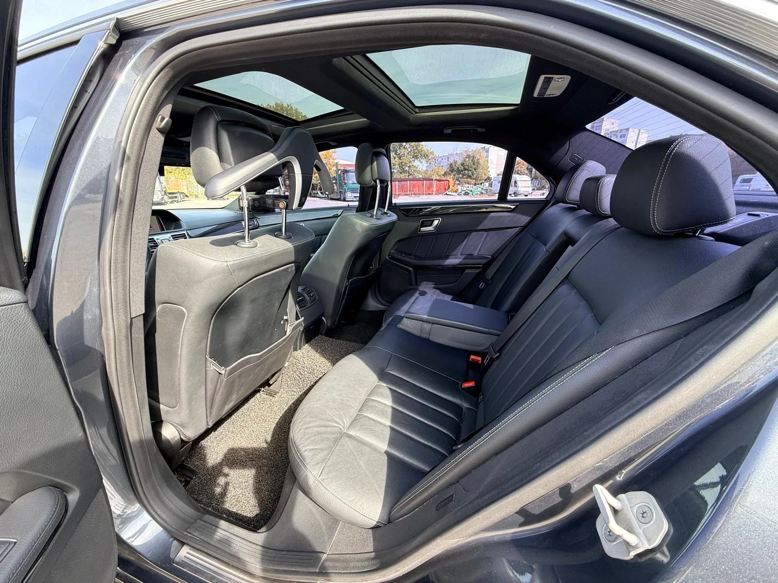 Mercedes-Benz E 300 Panoramic , снимка 5 - Автомобили и джипове - 56289010