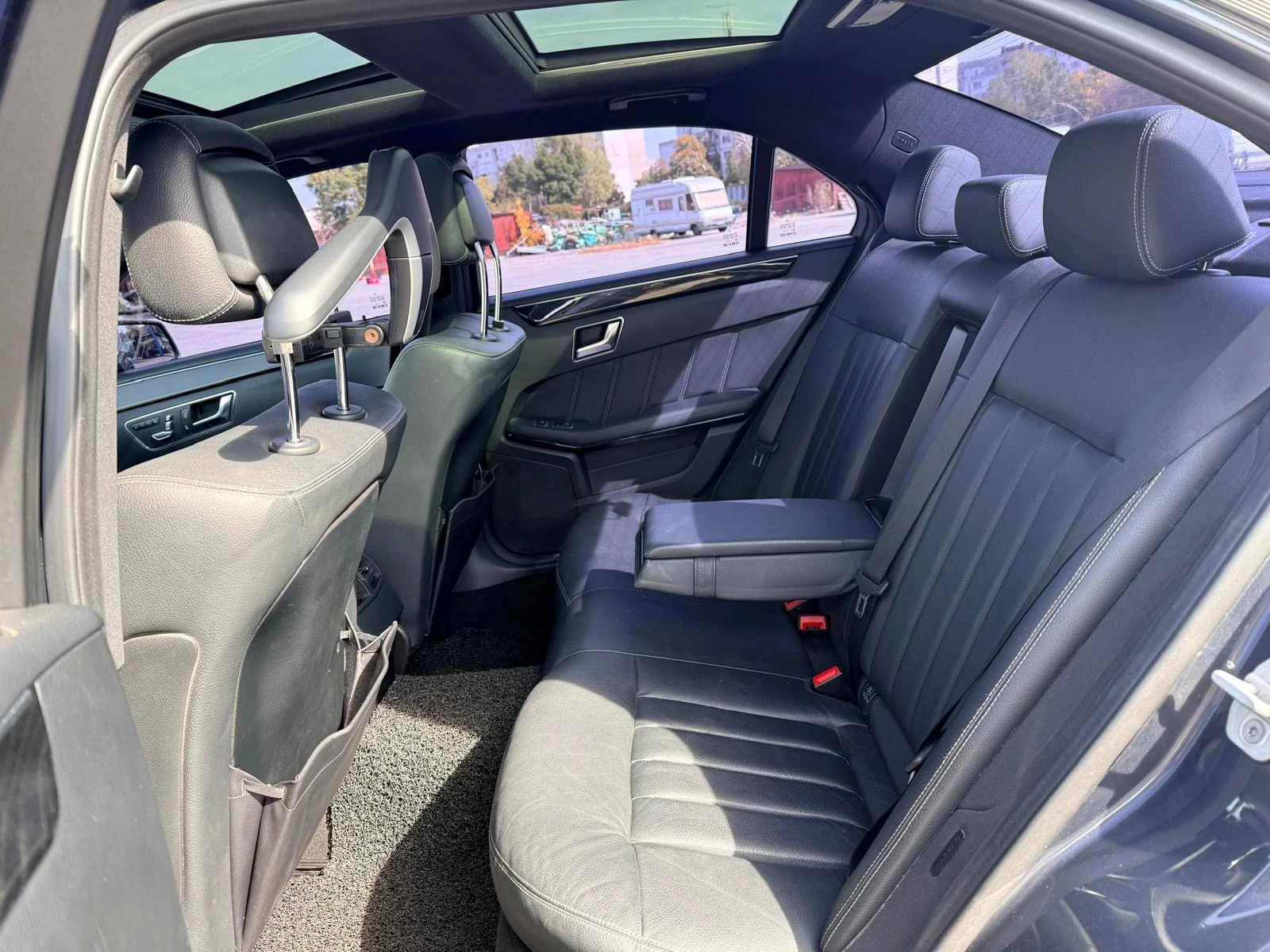 Mercedes-Benz E 300 Panoramic , снимка 6 - Автомобили и джипове - 56289010