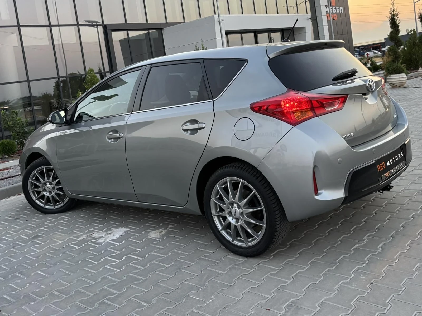 Toyota Auris 2.0D4d/124кс/Нави/Камера/Евро5/EXECUTiVE, снимка 12 - Автомобили и джипове - 55958237