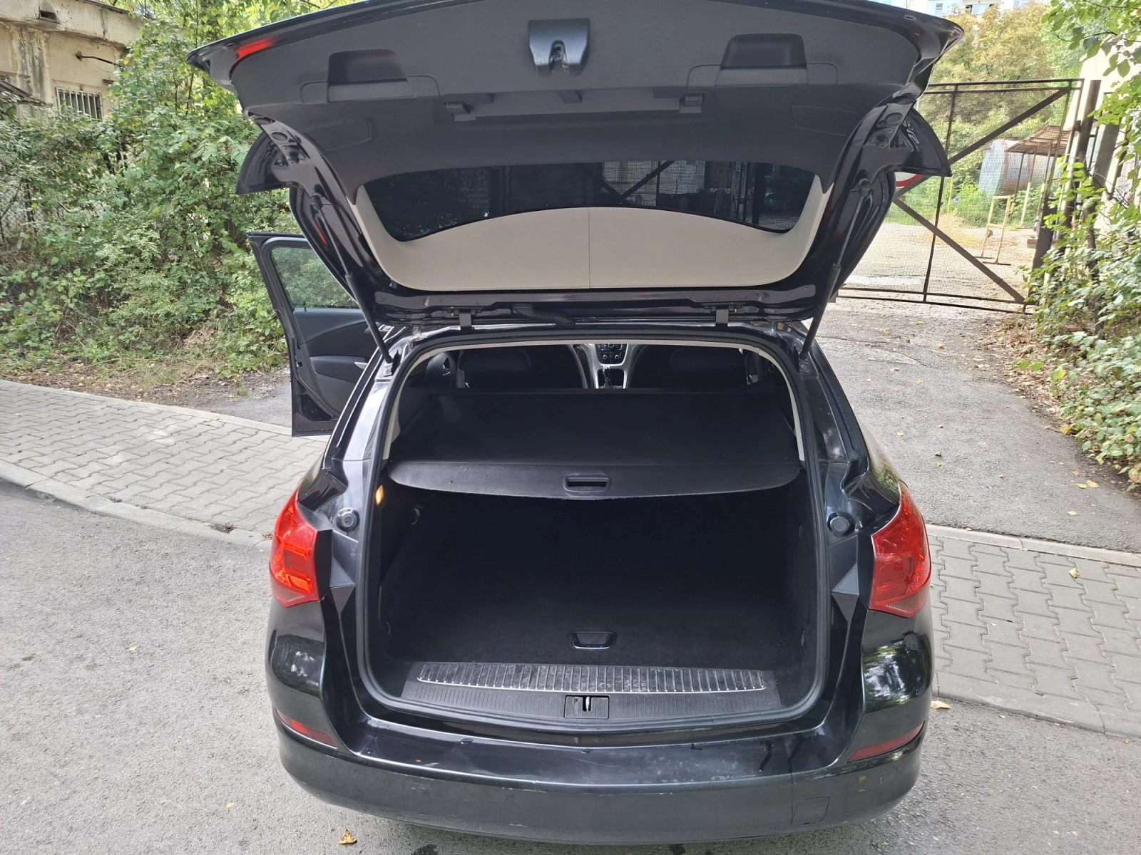 Opel Astra ASTRA SPORTS TOURER, снимка 5 - Автомобили и джипове - 56144523