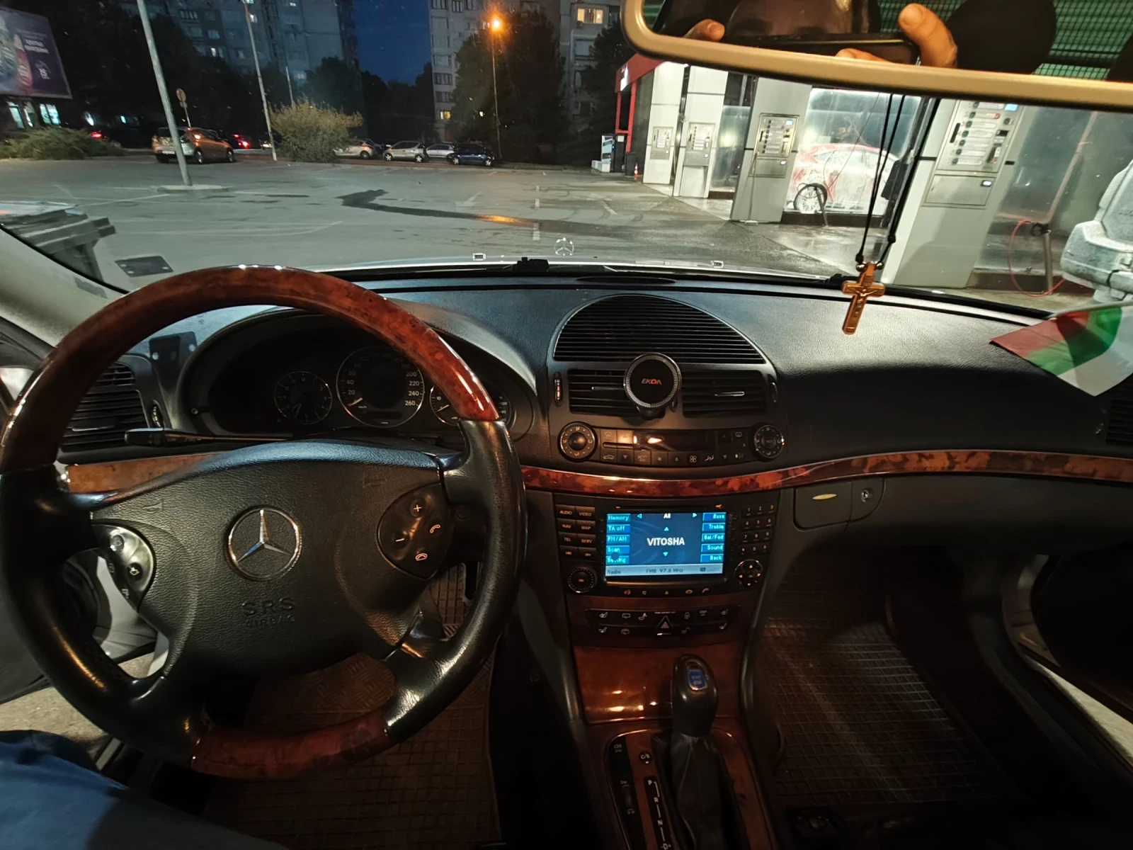Mercedes-Benz E 500 306к.с. Газ, снимка 16 - Автомобили и джипове - 56331647