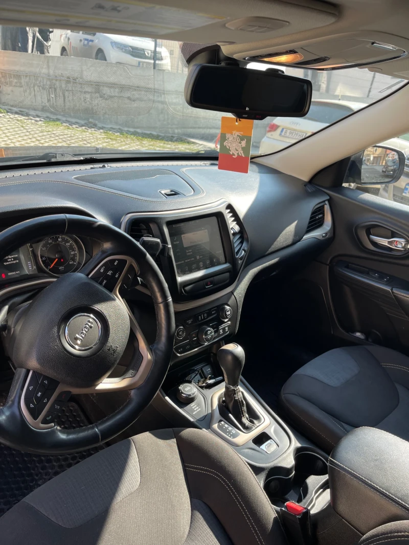 Jeep Cherokee 3.2, Газ, снимка 5 - Автомобили и джипове - 49363499