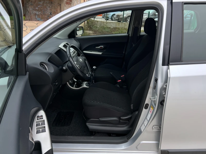 Toyota Urban Cruiser 1.4D-90-КОНЯ 4х4, снимка 9 - Автомобили и джипове - 52842656