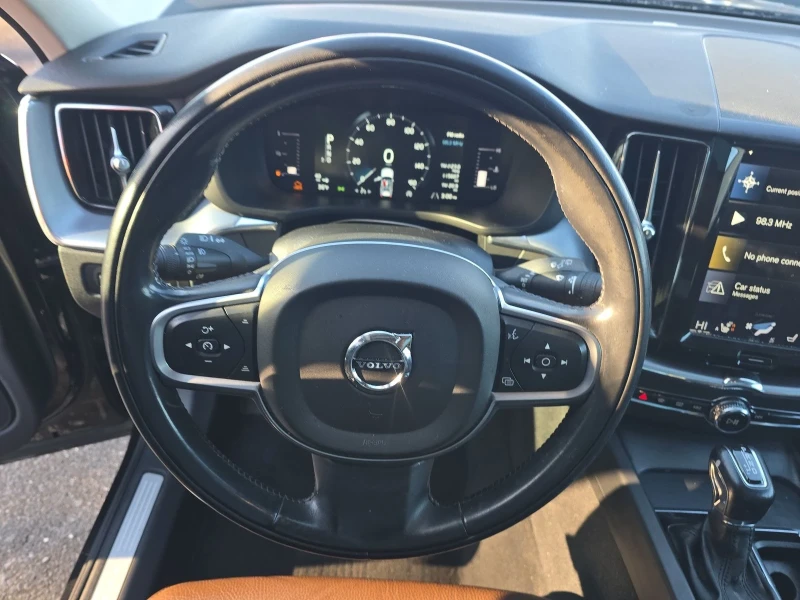 Volvo XC60 T6 Momentum, снимка 11 - Автомобили и джипове - 53334362