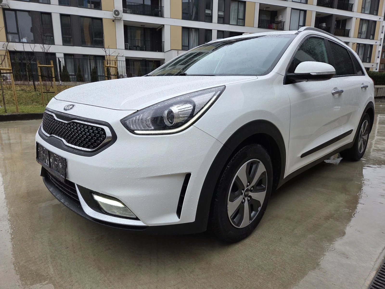 Kia Niro Full hybrid, снимка 9 - Автомобили и джипове - 53907808