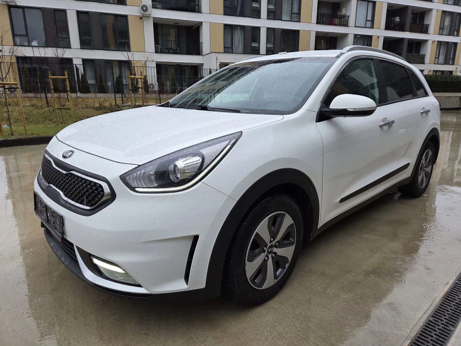 Kia Niro Full hybrid, снимка 10 - Автомобили и джипове - 53907808