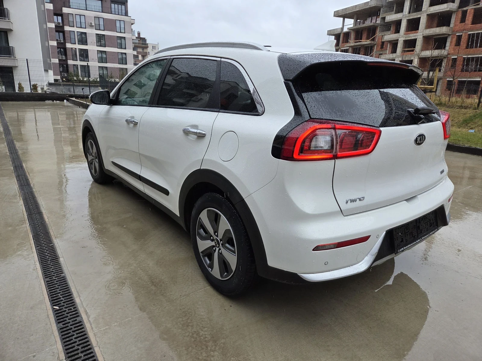 Kia Niro Full hybrid, снимка 2 - Автомобили и джипове - 53907808