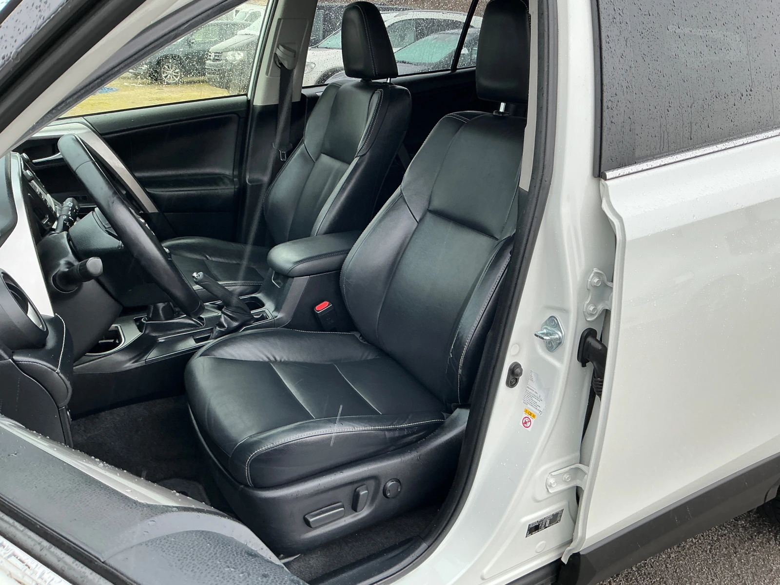 Toyota Rav4 2.0 D4D, снимка 14 - Автомобили и джипове - 54000154