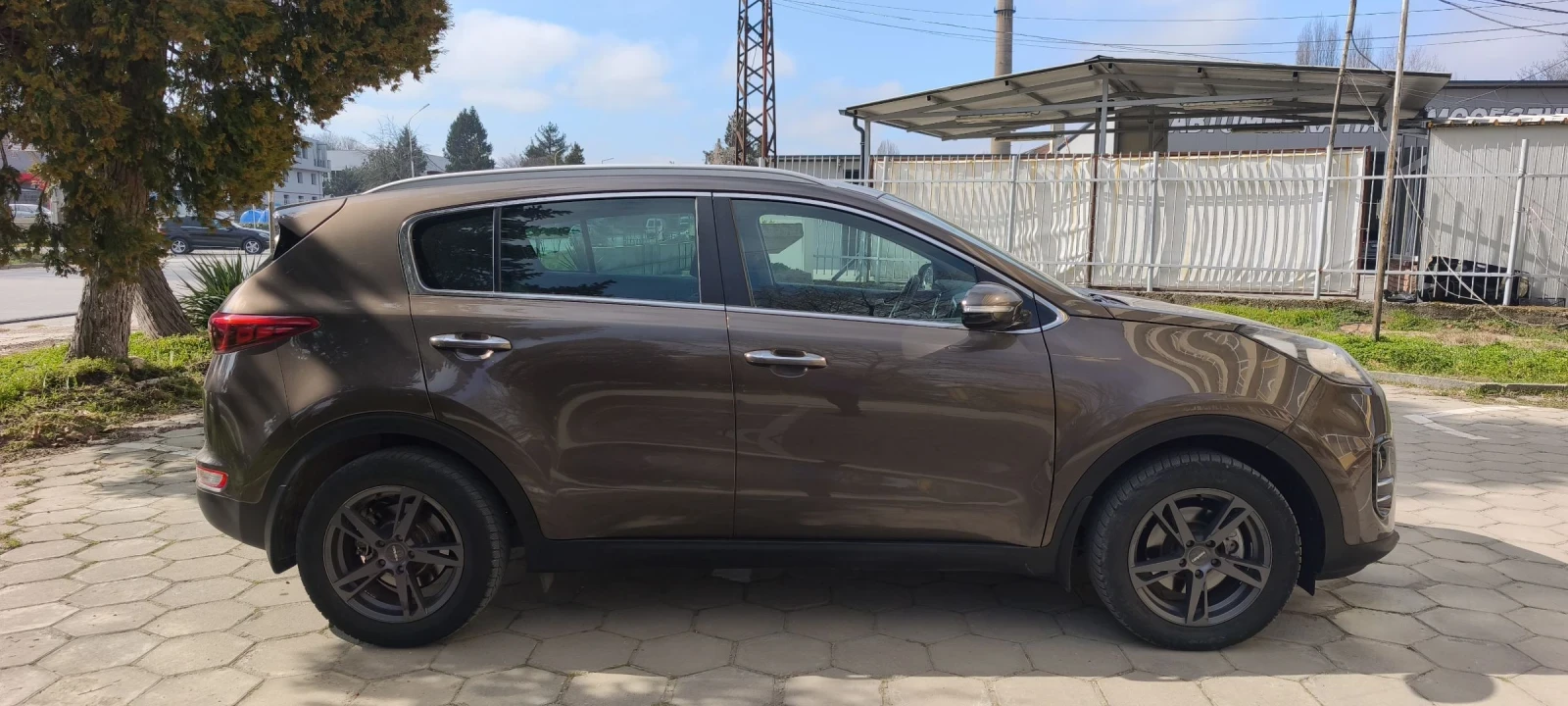 Kia Sportage 2.0 CRDI Automatic 136 к.с. 2019 г., снимка 4 - Автомобили и джипове - 54458574