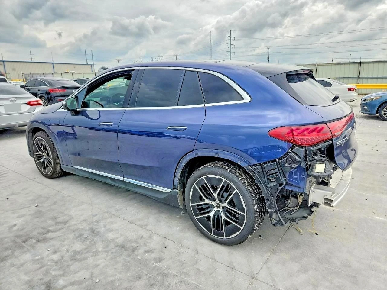 Mercedes-Benz EQE SUV 350+ | HEAD-UP | BURMESTER | ПАНОРАМА | , снимка 6 - Автомобили и джипове - 55105044
