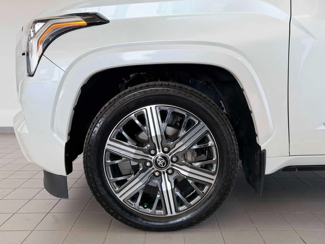 Toyota Sequoia * CAPSTONE * CARFAX * БЕЗ ПЪРВОНАЧАЛНА ВНОСКА, снимка 7 - Автомобили и джипове - 55408478