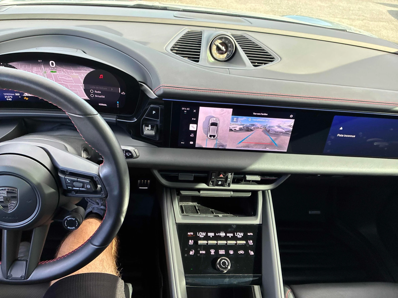 Porsche Macan * Electric Turbo * CARFAX * ОПЦИЯ ЗА ФИНАНСИРАНЕ, снимка 9 - Автомобили и джипове - 56059281