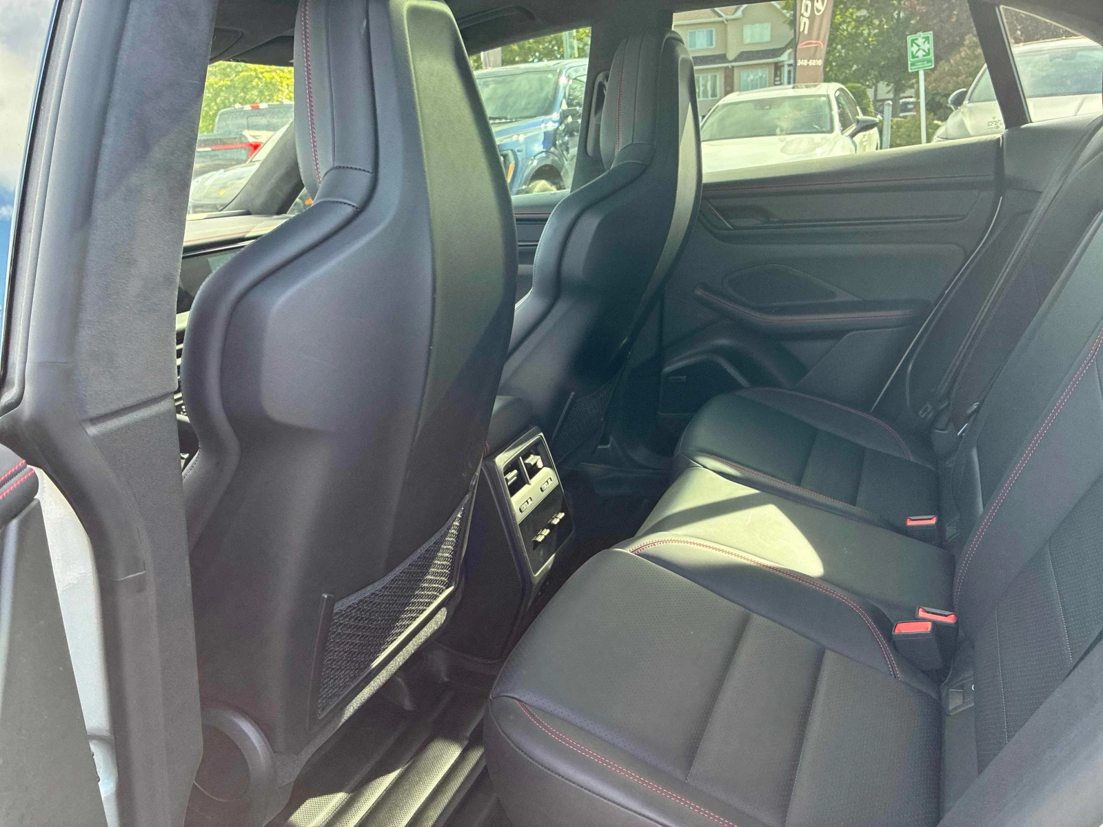 Porsche Macan * Electric Turbo * CARFAX * ОПЦИЯ ЗА ФИНАНСИРАНЕ, снимка 14 - Автомобили и джипове - 56059281