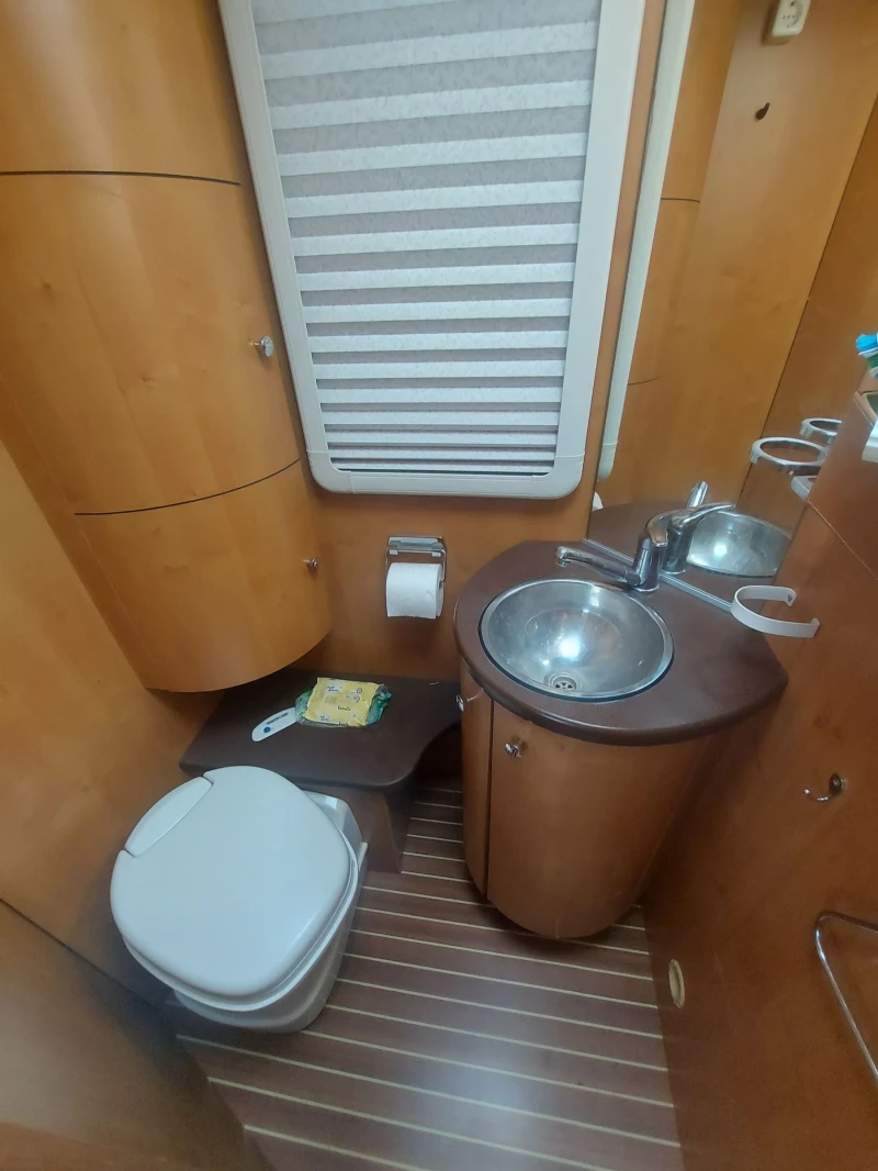 Кемпер Rapido 9066DF 3.0 литра ДВГ, АЛ-КО шаси, Двоен под, снимка 7 - Каравани и кемпери - 52302041