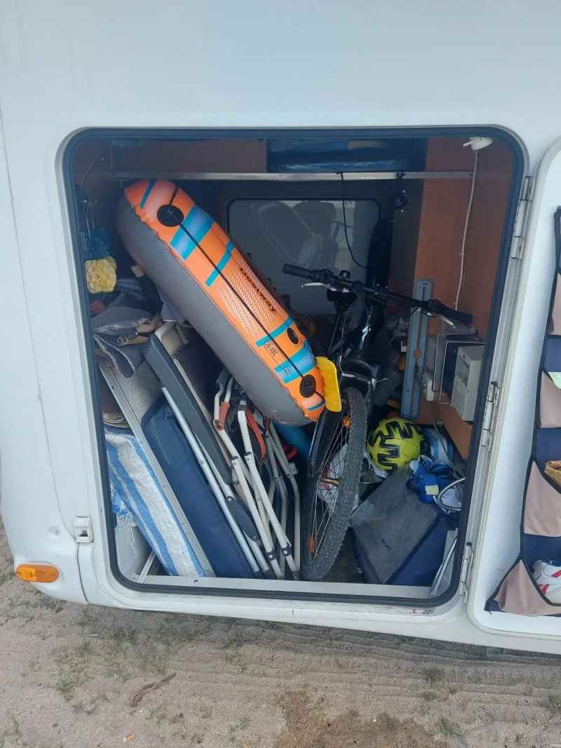 Кемпер Rapido 9066DF 3.0 литра ДВГ, АЛ-КО шаси, Двоен под, снимка 12 - Каравани и кемпери - 52302041