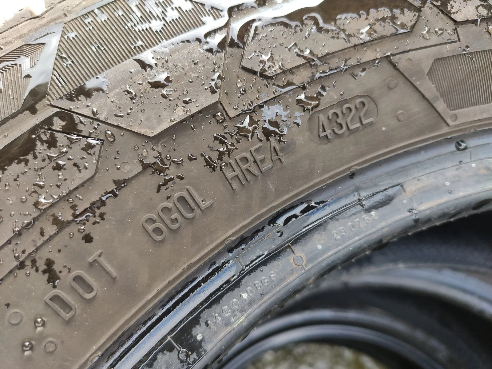Гуми Зимни 215/65R16, снимка 7 - Гуми и джанти - 56726122