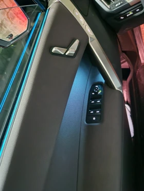 BMW iX IXDrive40 2023 г., снимка 16