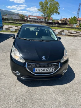 ������ Peugeot 208