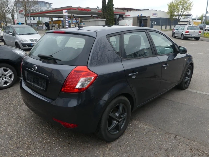 Kia Ceed 1.6 16V 125 k.с., снимка 6 - Автомобили и джипове - 41687408