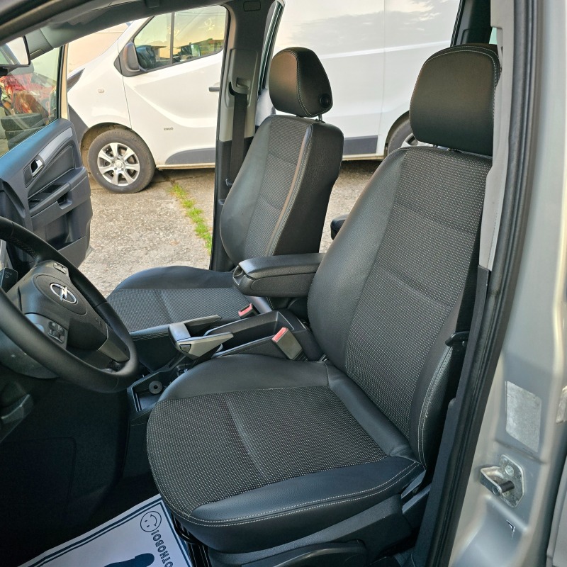 Opel Zafira 1.8i GAZ AVTOMAT, снимка 9 - Автомобили и джипове - 45893699
