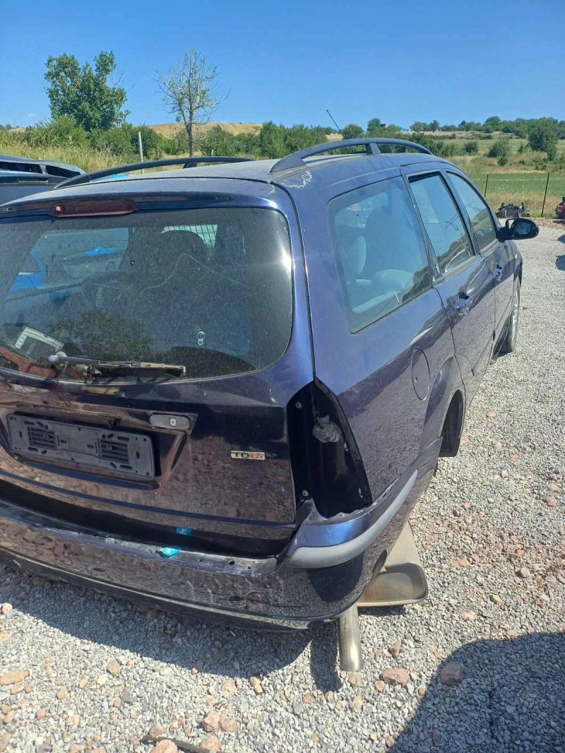 Ford Focus 1.8 тдци 115, снимка 3 - Автомобили и джипове - 50978335