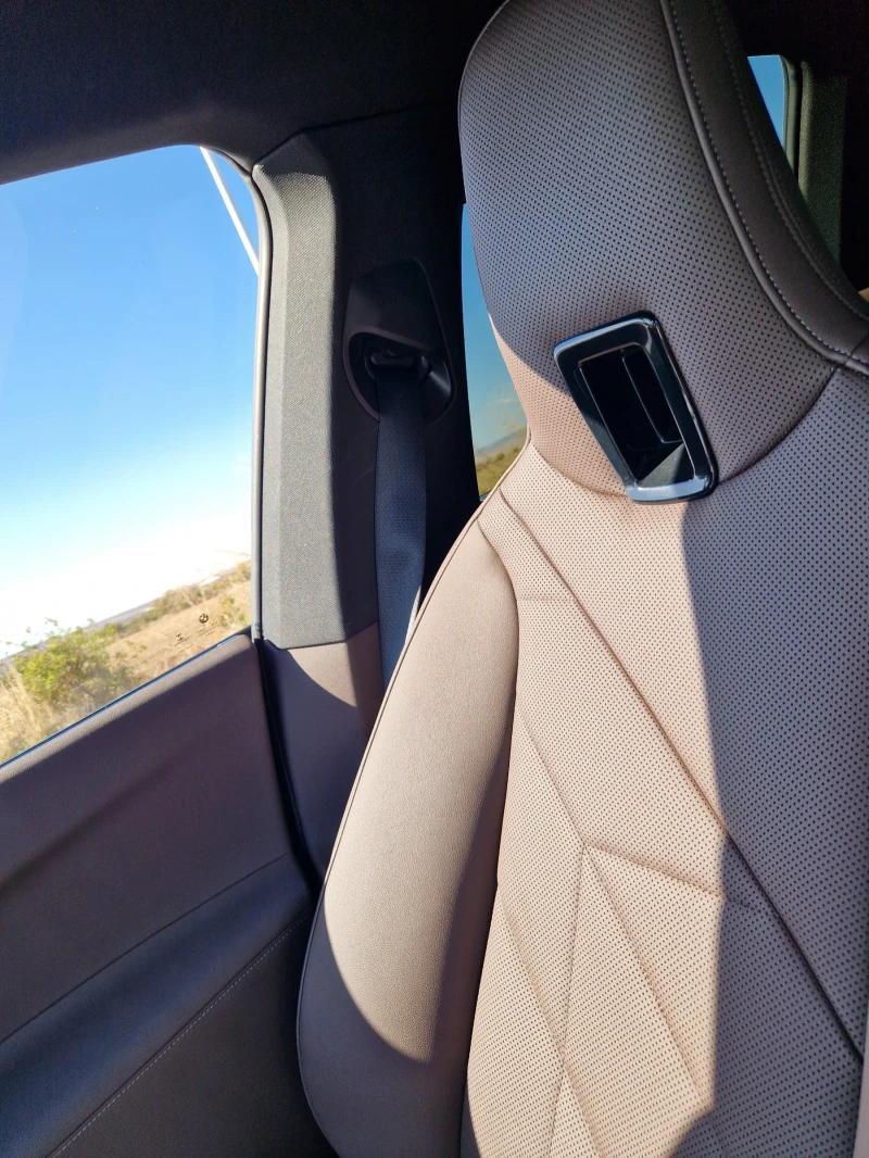BMW iX IXDrive40 Sport, снимка 11 - Автомобили и джипове - 52221657