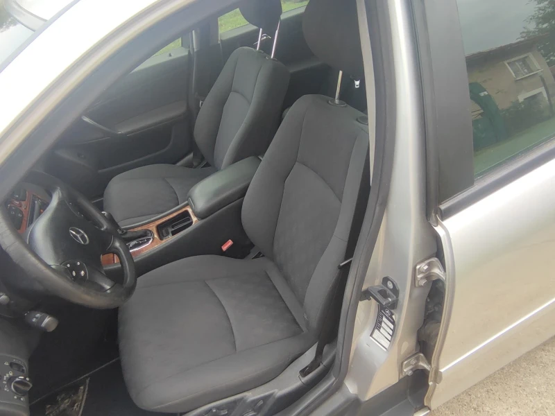 Mercedes-Benz C 220, снимка 10 - Автомобили и джипове - 52544488