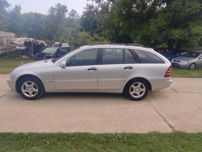 Mercedes-Benz C 220, снимка 3 - Автомобили и джипове - 52544488