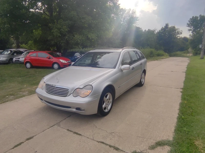 Mercedes-Benz C 220, снимка 2 - Автомобили и джипове - 52544488