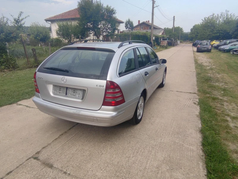 Mercedes-Benz C 220, снимка 6 - Автомобили и джипове - 52544488