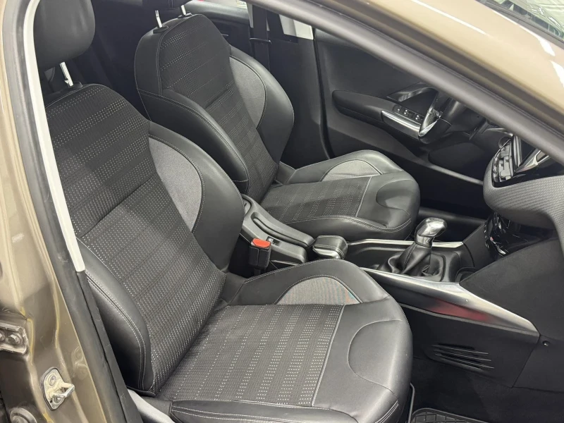 Peugeot 2008 1.6 hdi 92 кс , снимка 14 - Автомобили и джипове - 52632379
