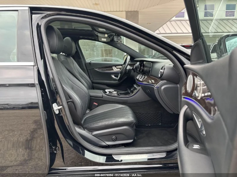Mercedes-Benz E 300 2.0L I-4 DI, DOHC, VVT, TURBO, 241HP All Wheel, снимка 5 - Автомобили и джипове - 53367700