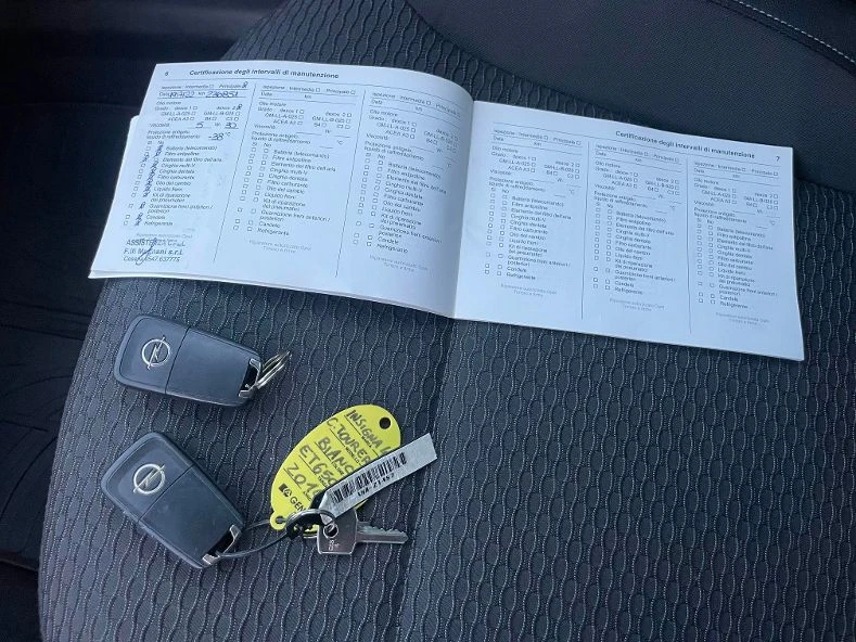 Opel Insignia 2.0TD4X4, снимка 16 - Автомобили и джипове - 52394563