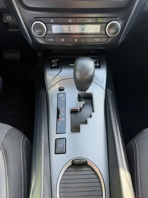 Toyota Avensis, снимка 12 - Автомобили и джипове - 55088560
