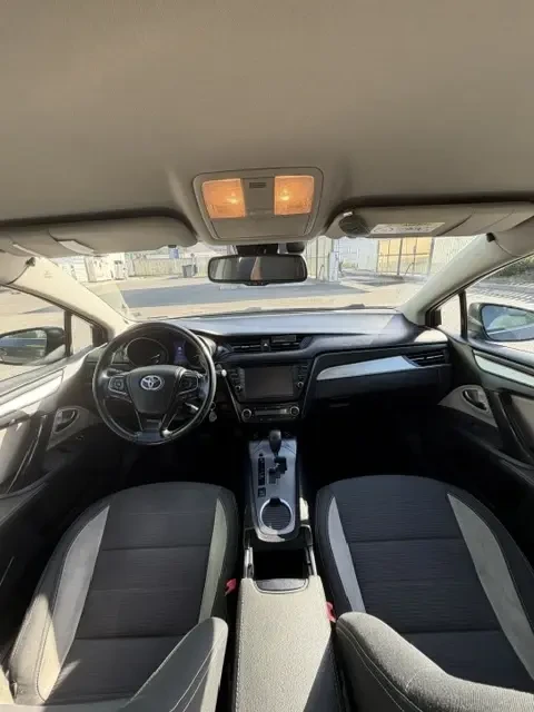 Toyota Avensis, снимка 7 - Автомобили и джипове - 55088560
