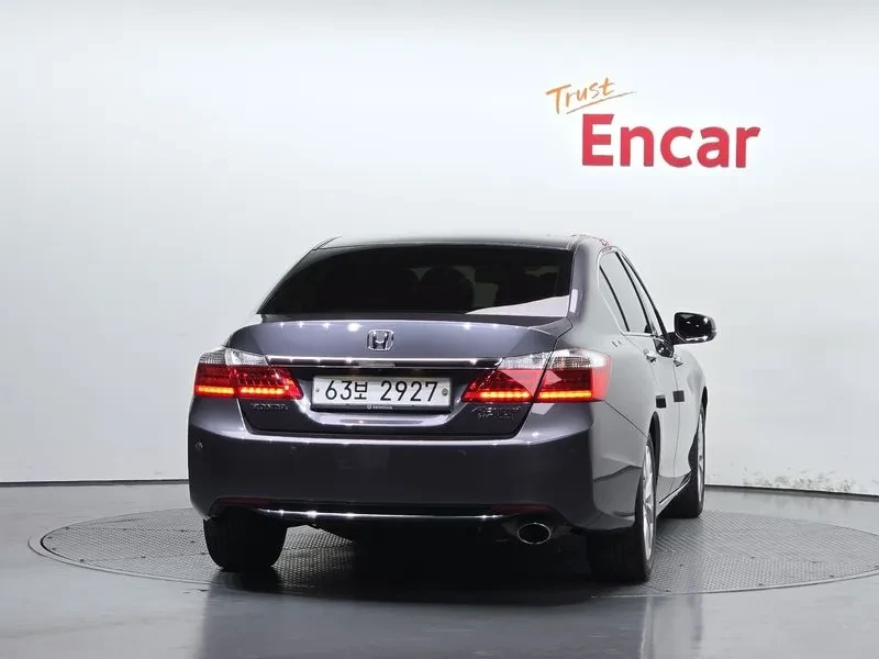 Honda Accord 2.4 9Th Generation, снимка 8 - Автомобили и джипове - 56020510