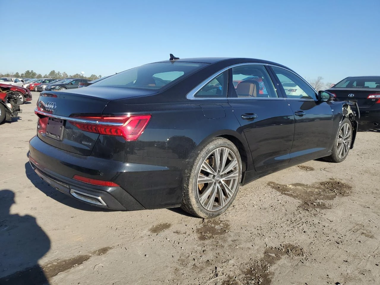 Audi A6 PREMIUM PLUS 55TFSI* VIRTUAL* ОБДУХВАНЕ* DISTRONIC - изображение 6