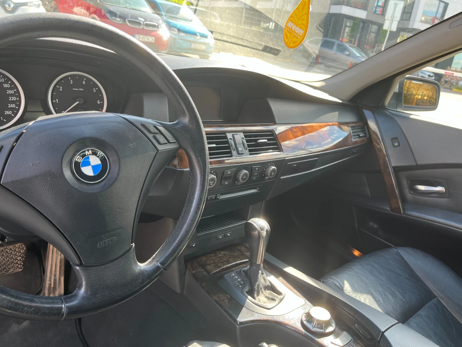 BMW 520  - изображение 9