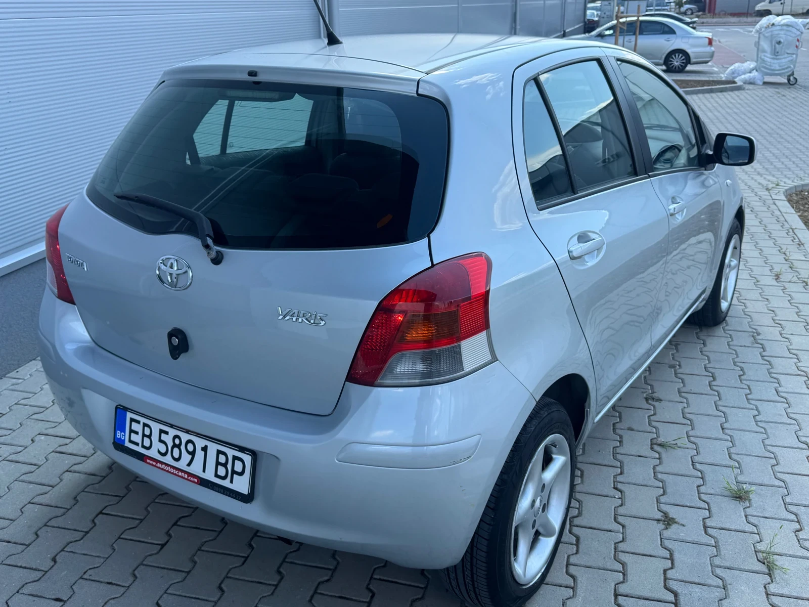 Toyota Yaris 1.3 VVT-i Automatic - изображение 4