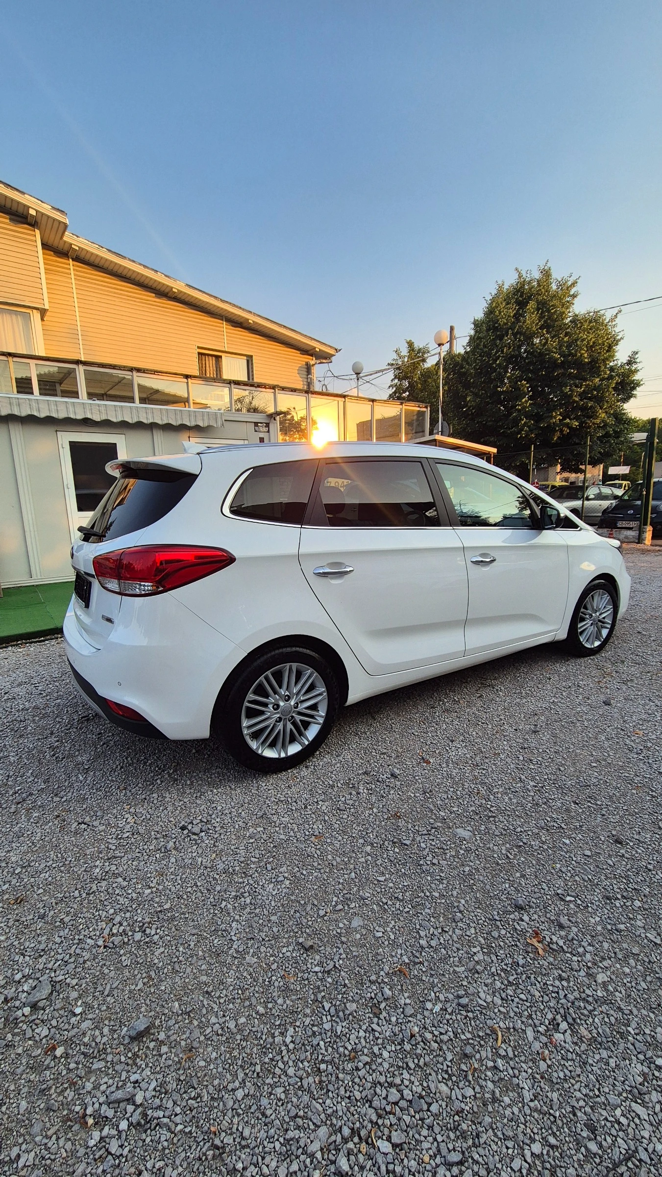 Kia Carens 1.7 CRDi euro 6B - изображение 7