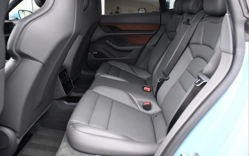 Porsche Taycan CrossTurismo 4s Sport Chrono - изображение 10